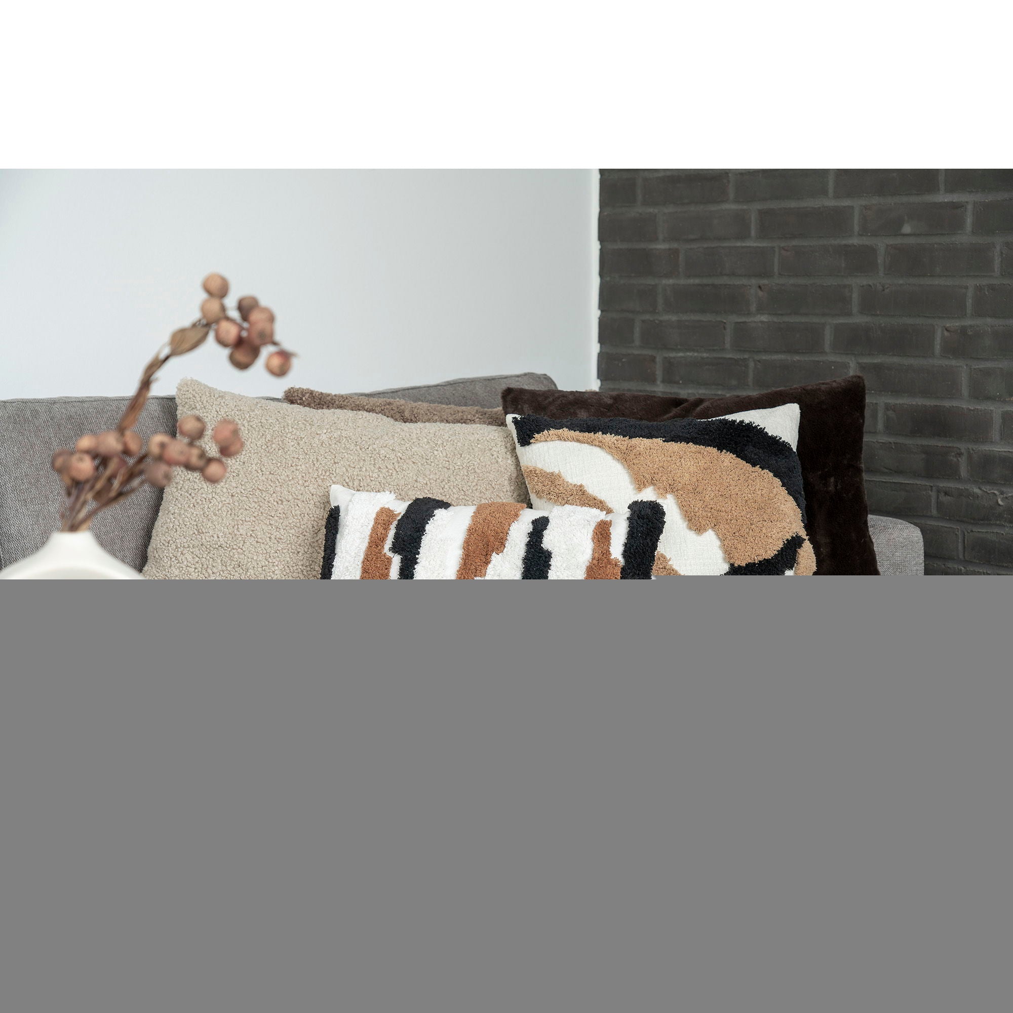 Tavira Kussen - Kussen in grijs-bruin bouclé 45x60 cm