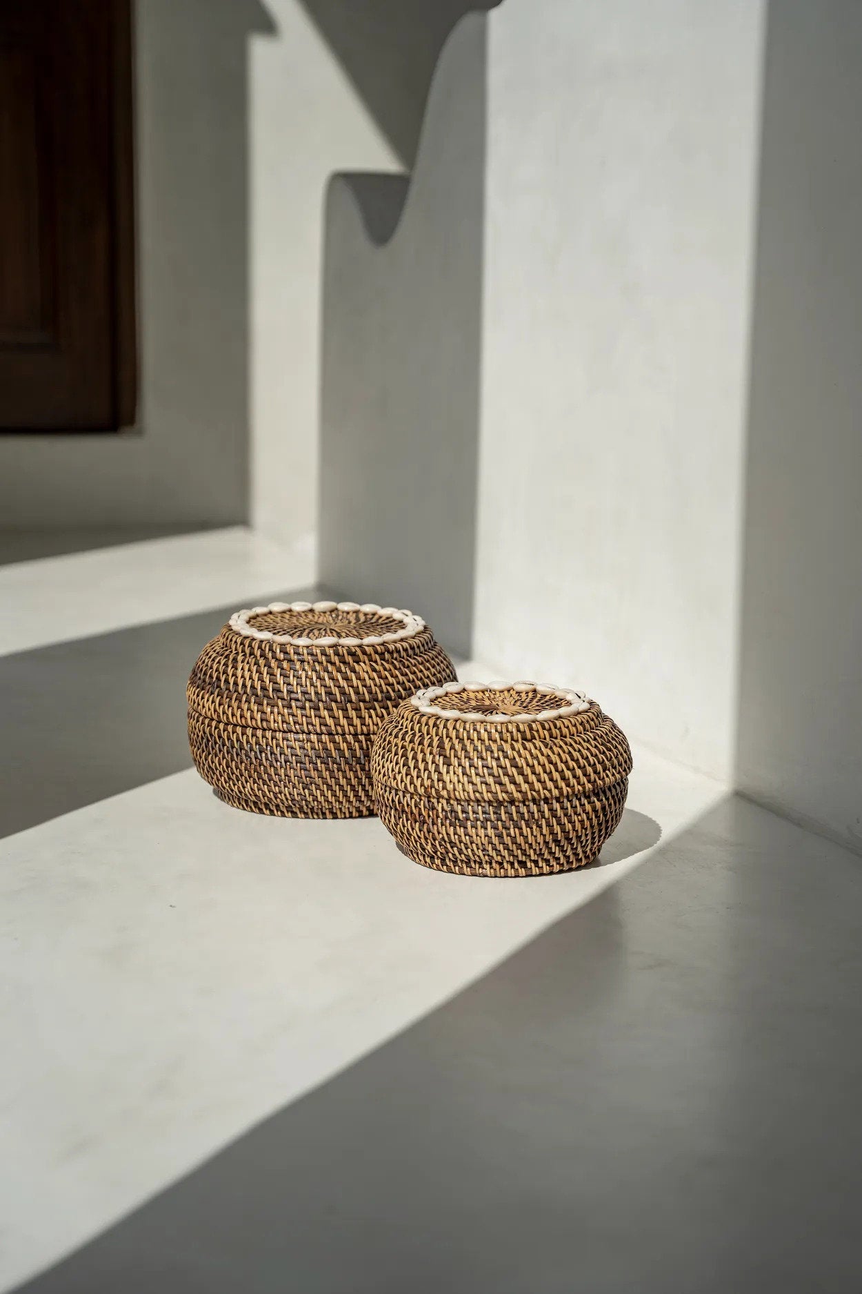 The Colonial Peek-a-Boo Basket - Medium