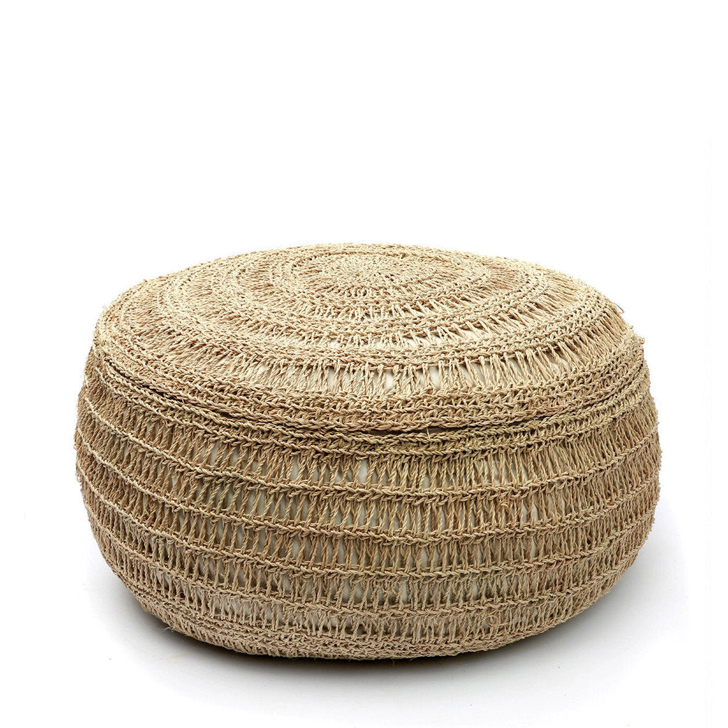 Zitpoef Nala – handgeweven zeegras in naturel