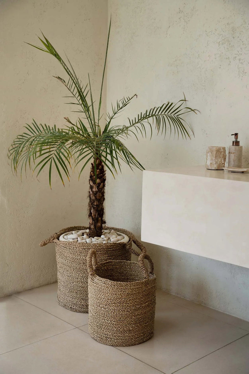 Mand De Sensity – handgeweven zeegras in natuurlijke tinten