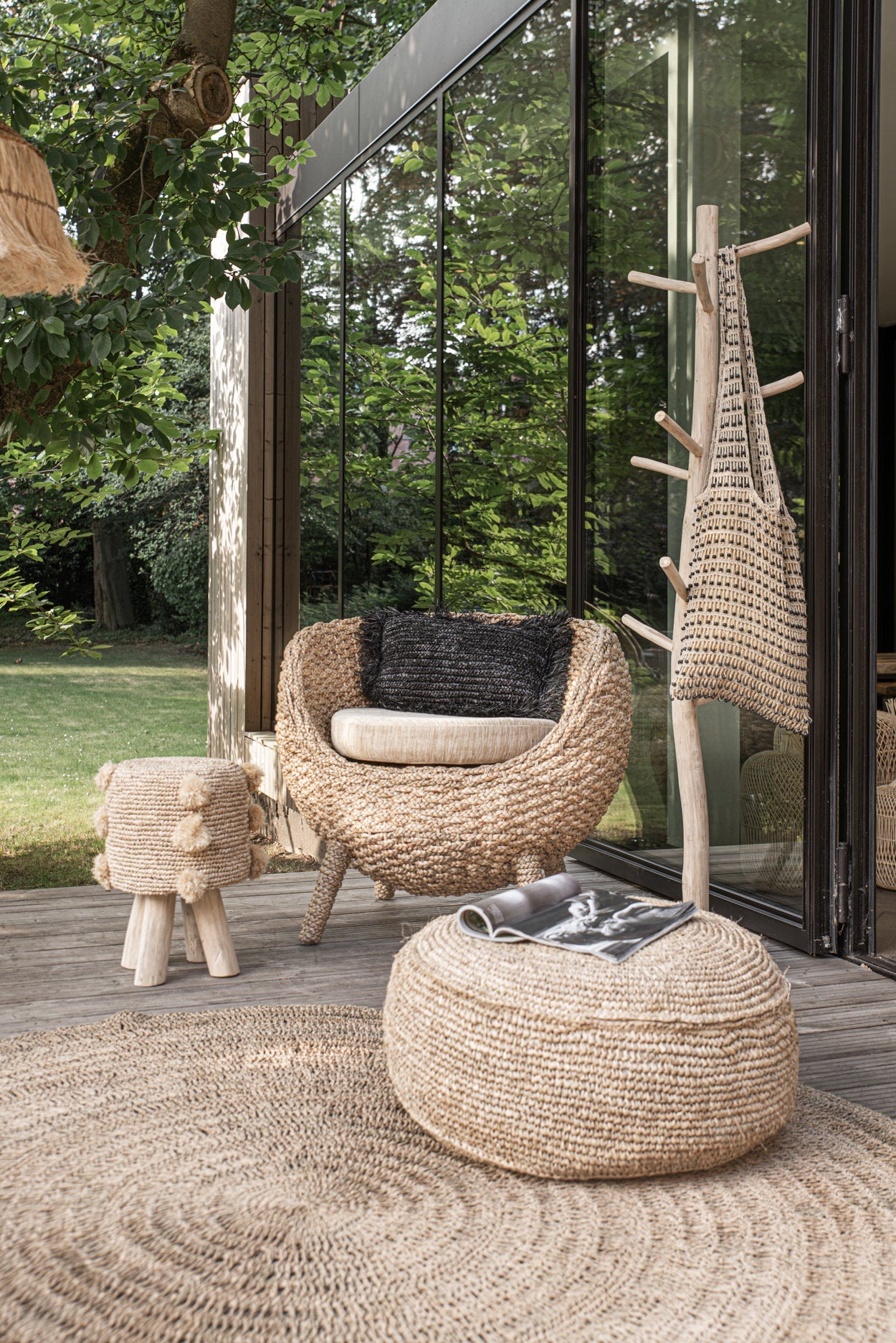 Zitpoef Raffia – handgeweven raffia in natuurlijke tinten