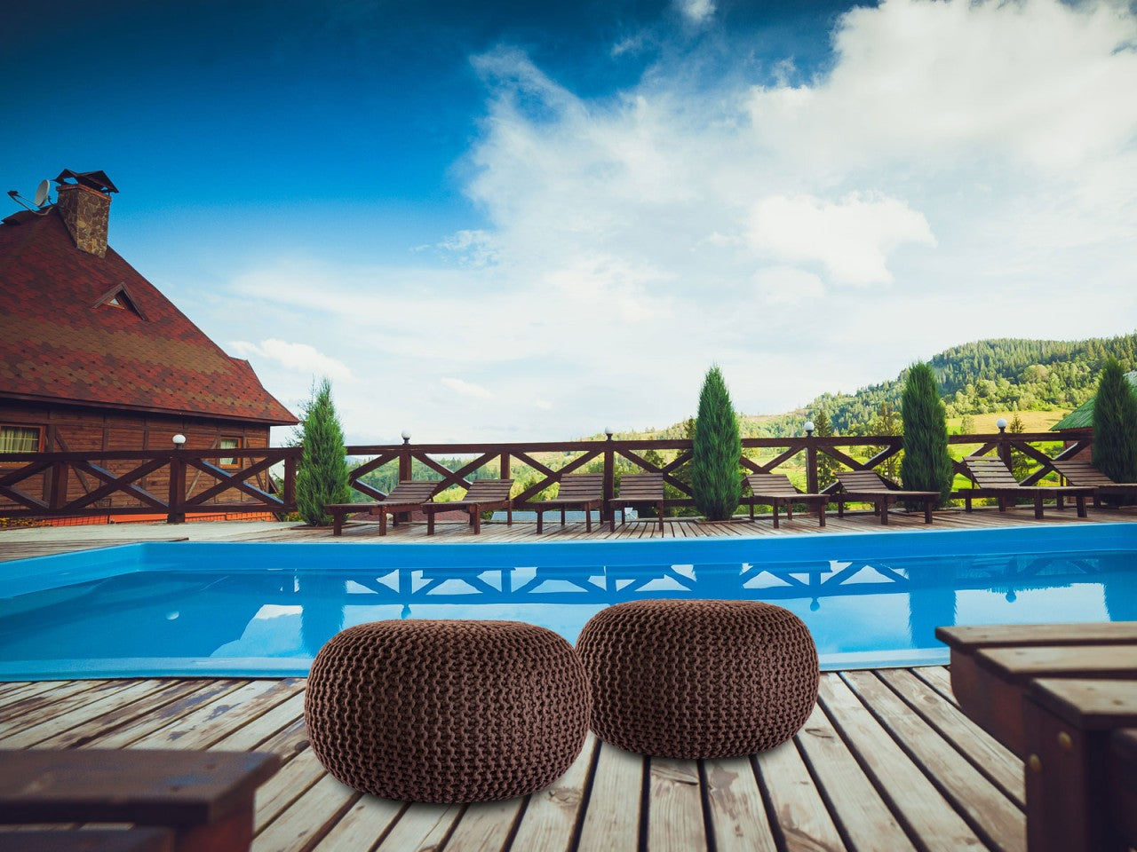 PREMIUM pouf – chunky knitted pouf made of recycled plastic in brown mocha