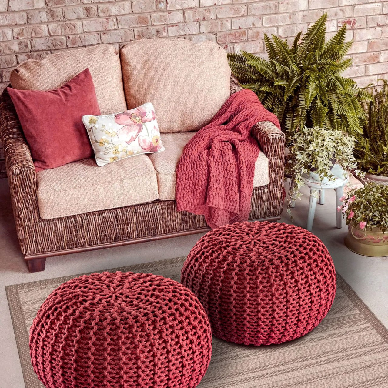 PREMIUM pouf – knitted pouf made of recycled plastic in rust brown-red