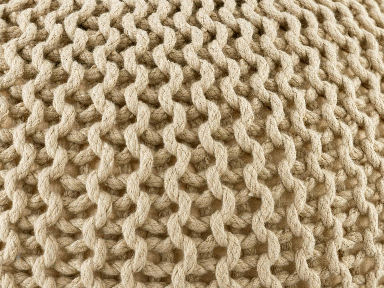 Luxe Pouf – knitted pouf made of recycled plastic in cream-colored sand