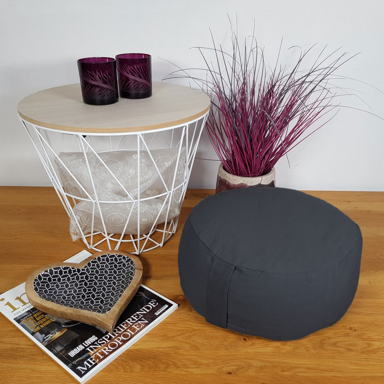 Lotus pouf – handmade cotton cushion in anthracite - shadow