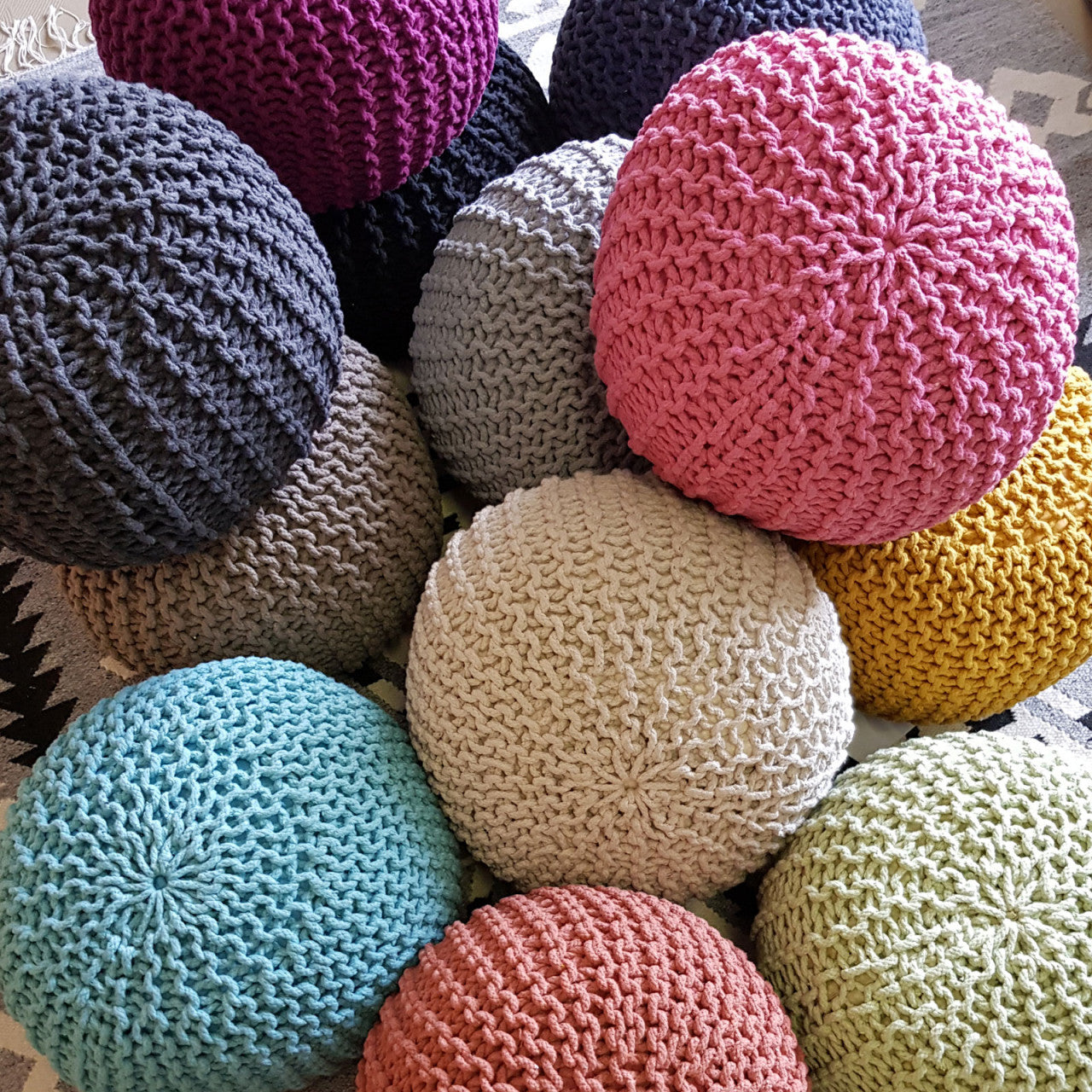 Strickhocker pouf – hand-crocheted cotton in terracotta