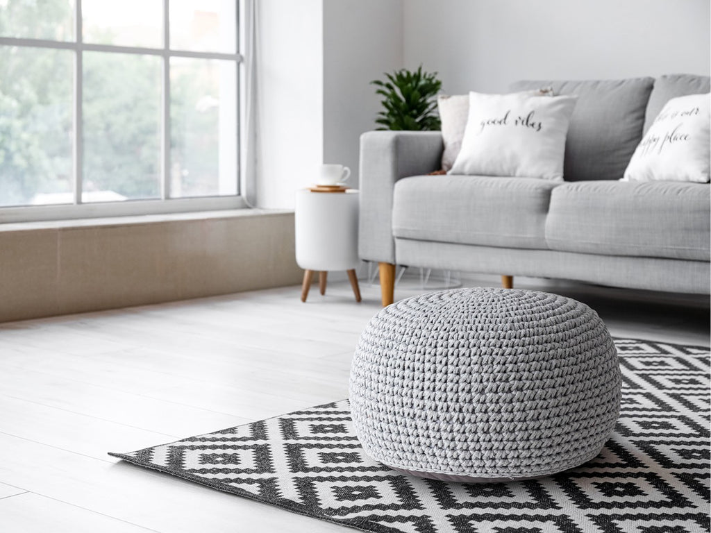 Mohair pouf – chunky knit in natural shade