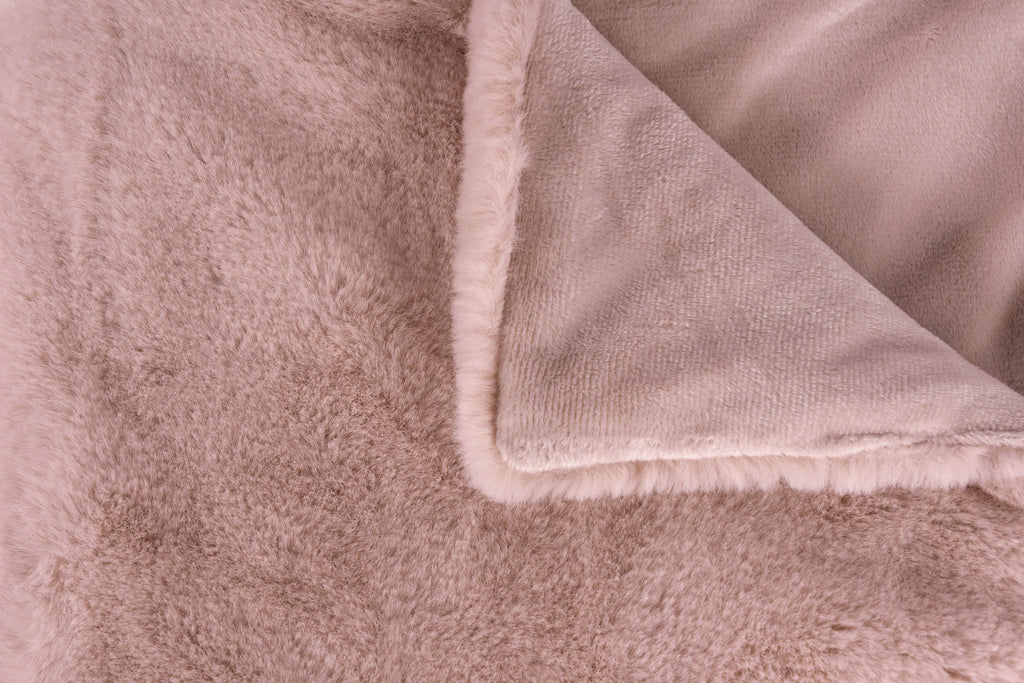 Aimee Pillow and Blanket Set – 2-Piece in Pink