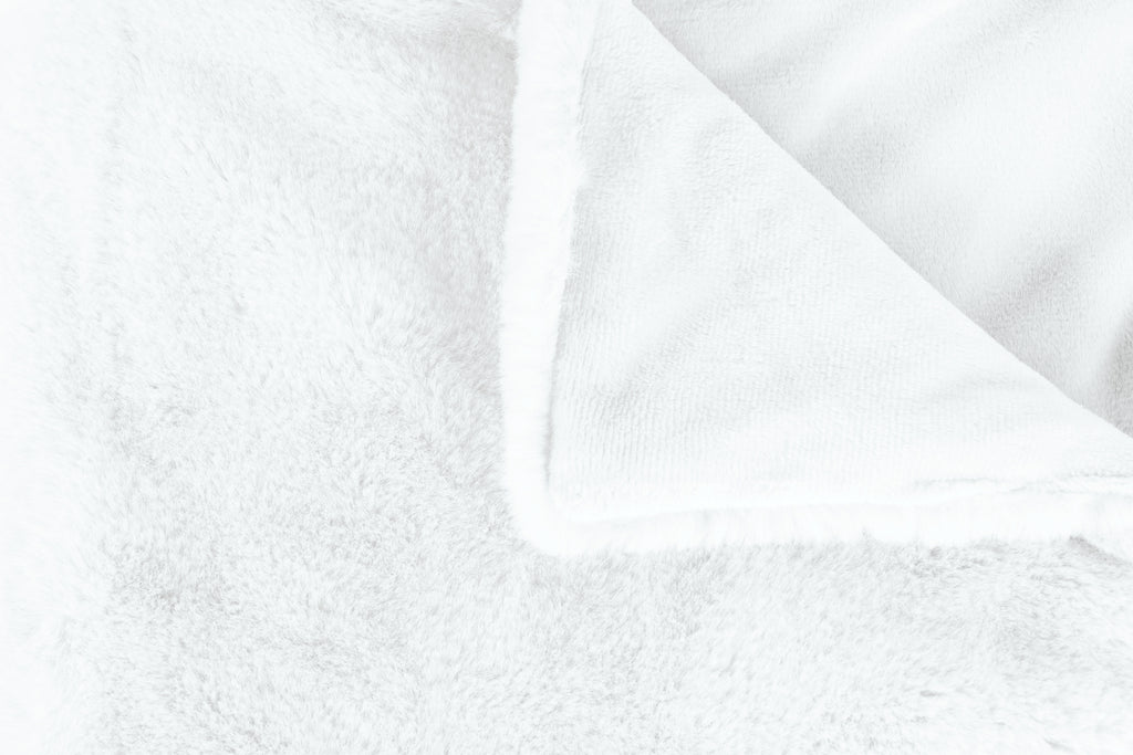 Aimee Pillow and Blanket Set – 2-Piece in White