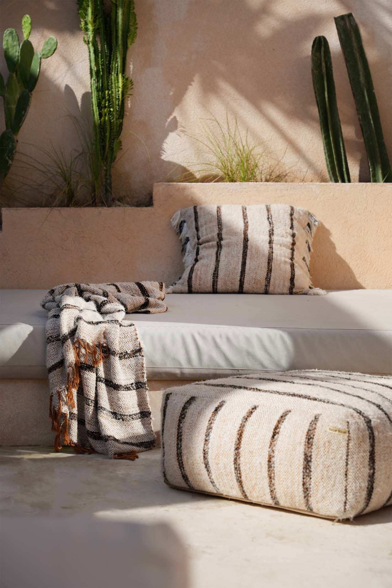 Luxurious hand-woven plaid – Bohemian White