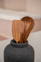 Peaky Vase – terracotta in black with elegant texture contrast
