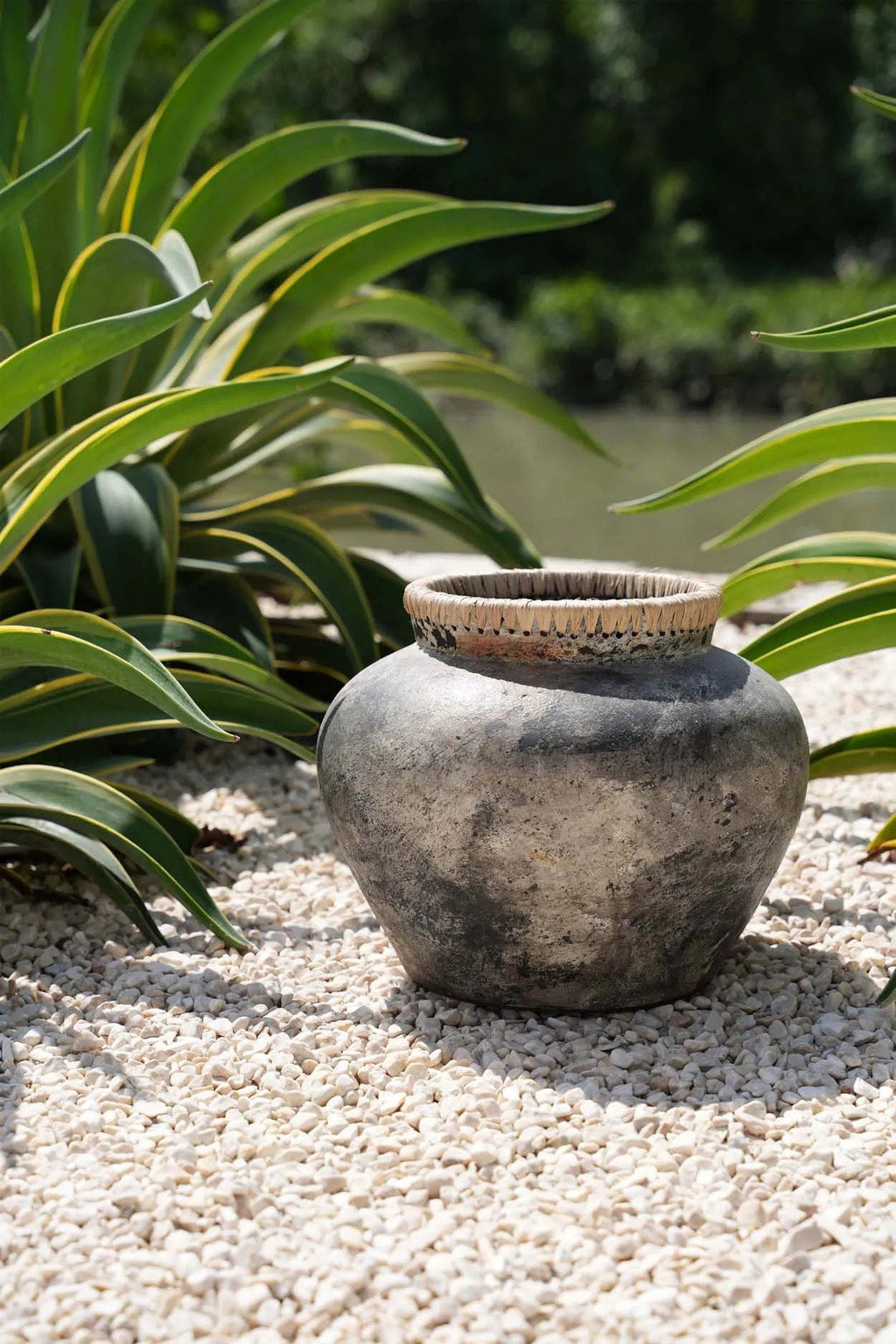 Vase Styly – terracotta artwork in antique gray with raffia detail