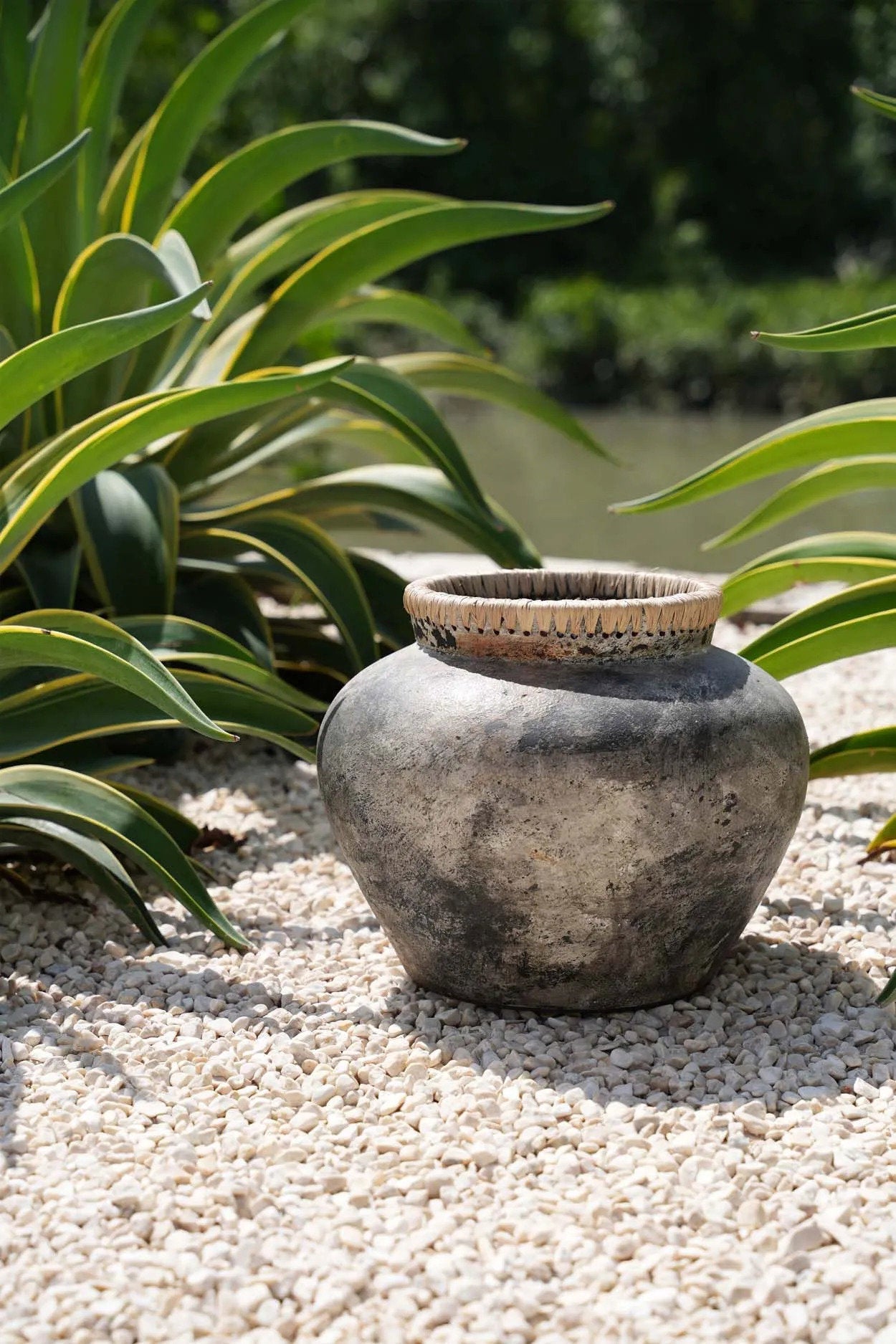 Vase Styly – terracotta artwork in antique gray with raffia detail