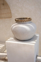 Vase Styly - terracotta with raffia in a natural shade