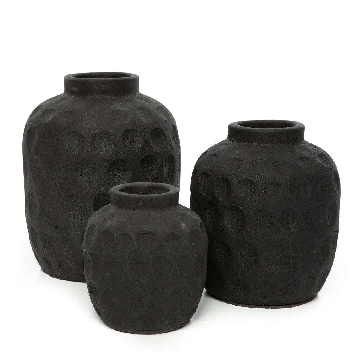 Trendy vase – black terracotta design for dried flowers