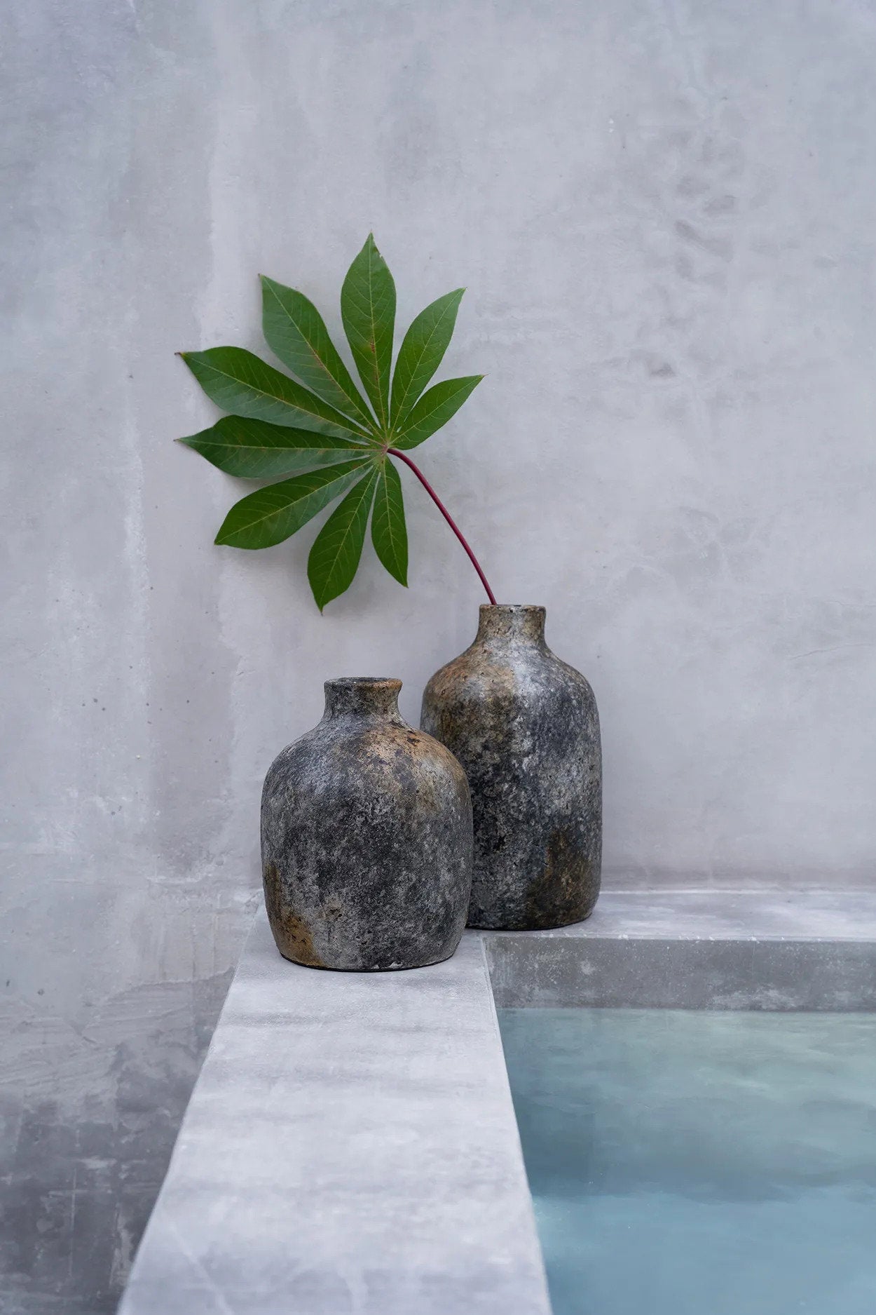 Antique Grey Vase – handmade terracotta in an elegant design