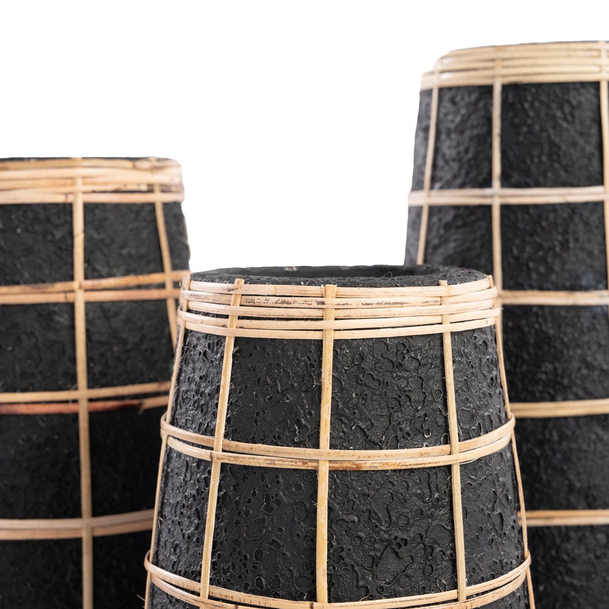 Vase Black Natural – terracotta and rattan with coastal charm