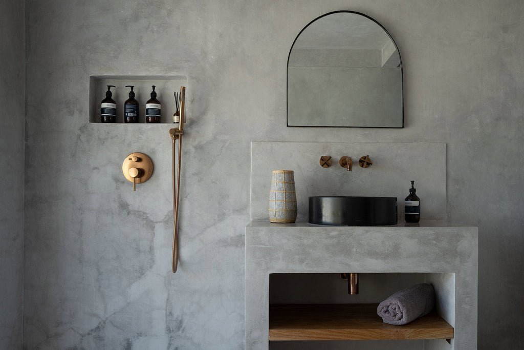 Vaas Natuurlijk Beton – elegante terracotta vaas in lichte tinten