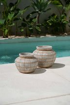 The Buikvaas vase – terracotta with rattan in a natural concrete look