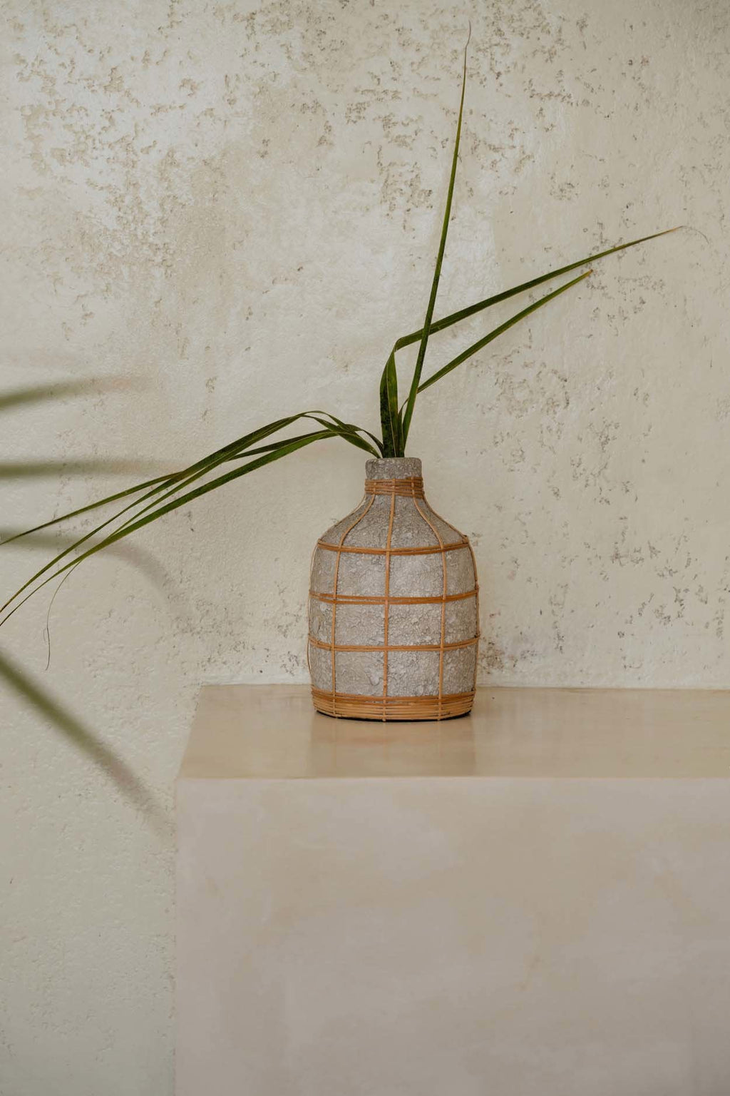Whoopy Vase – Terracotta in a natural concrete look with bohemian charm