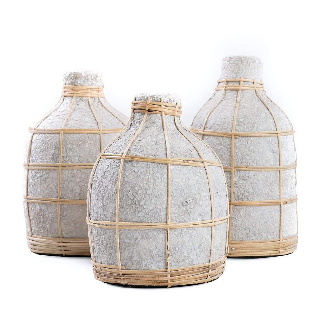 Whoopy vase – terracotta with rattan detail in a natural concrete look