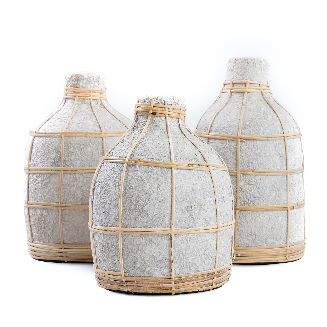 Whoopy vase – terracotta with rattan detail in a natural concrete look