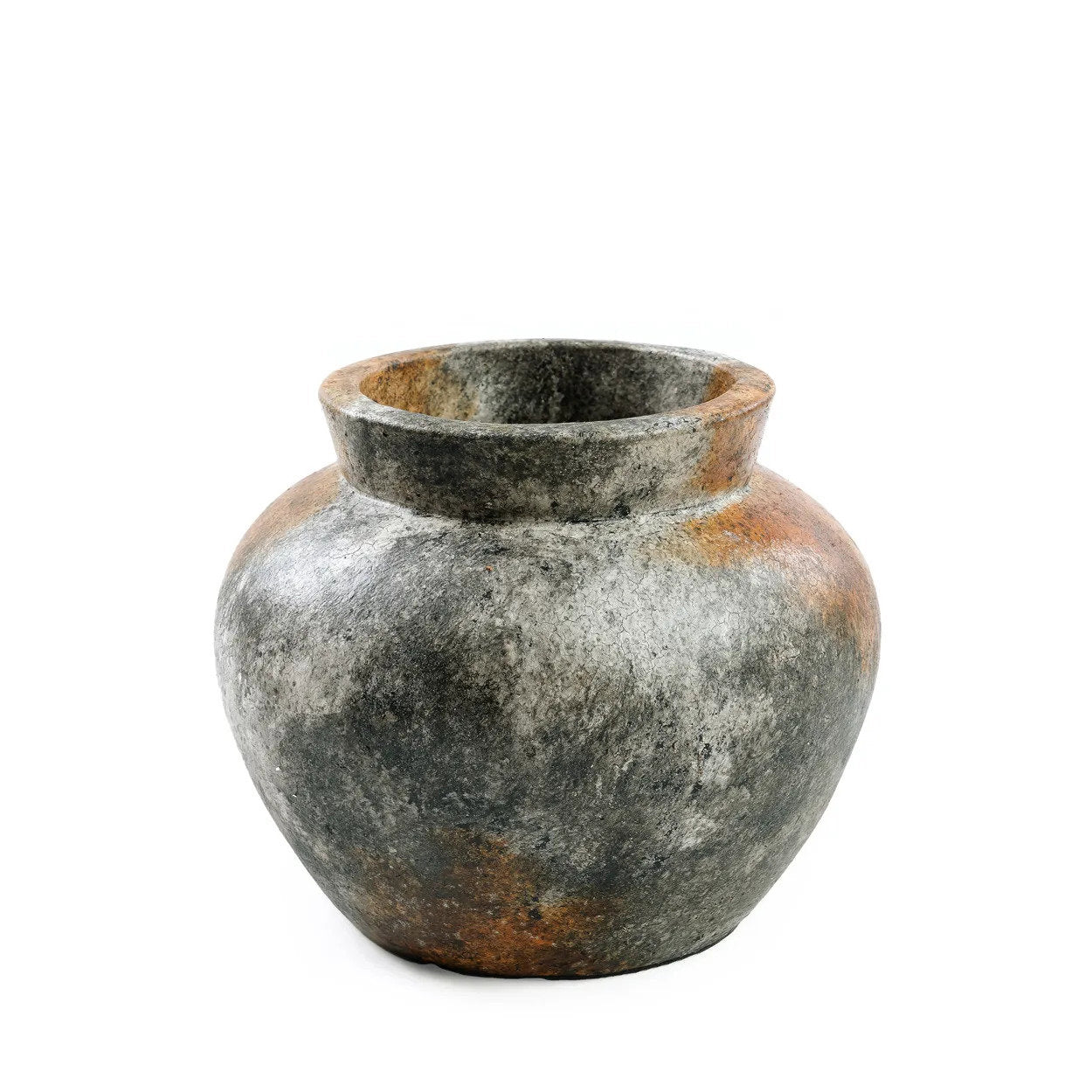 Vase De Funky – terracotta in antique gray with a silvery sheen