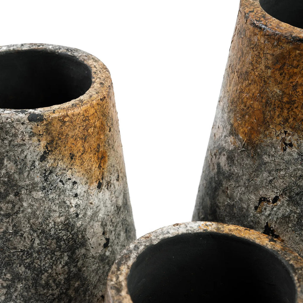 Spookachtig Vase – terracotta in antique gray with silver finish