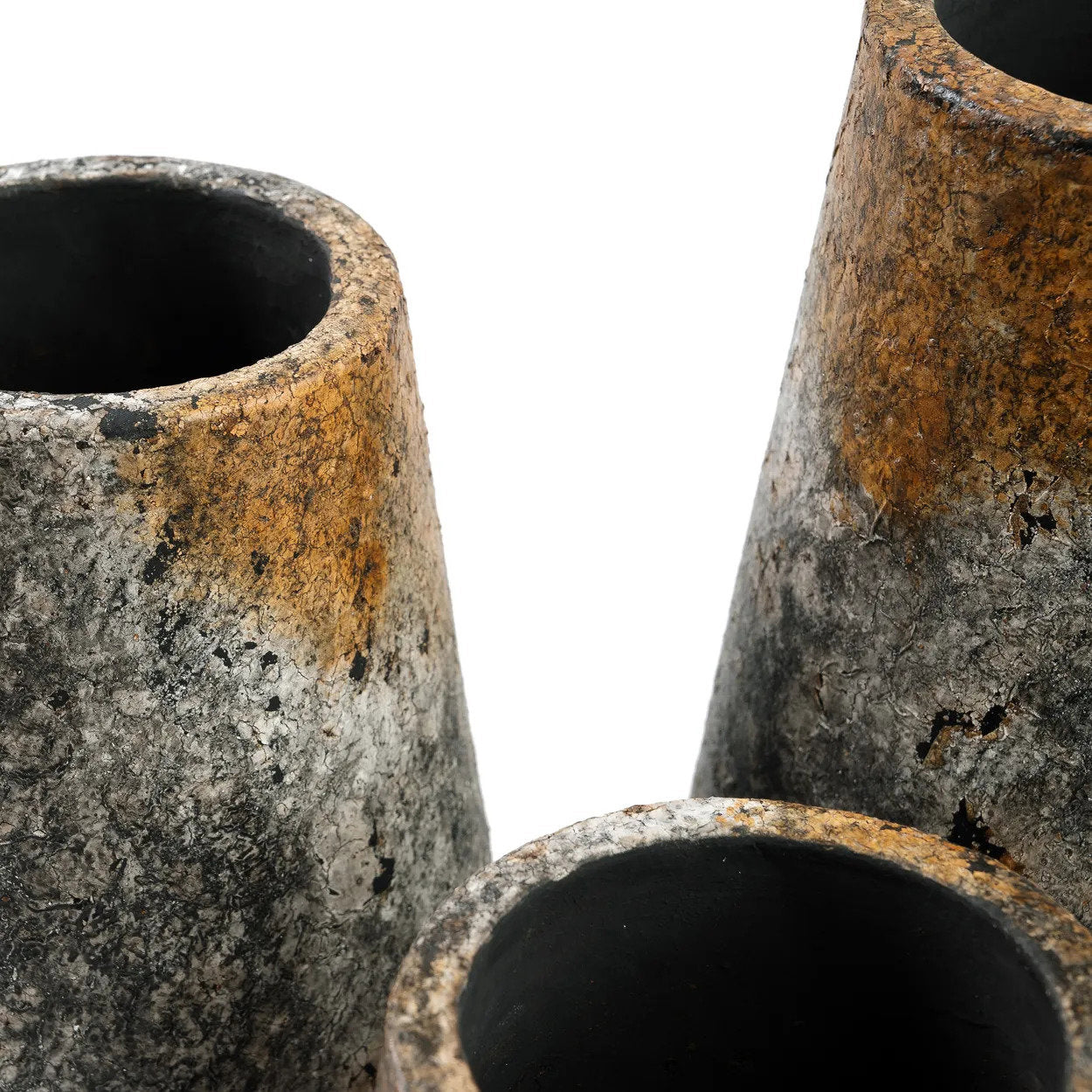 Spookachtig Vase – terracotta in antique gray with silver finish