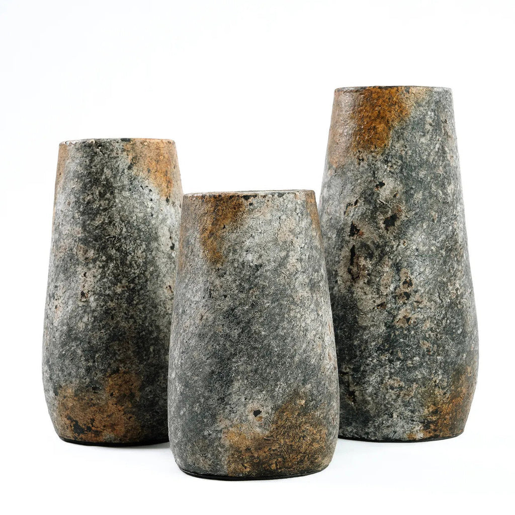 Spookachtig Vase – terracotta in antique gray with silver finish