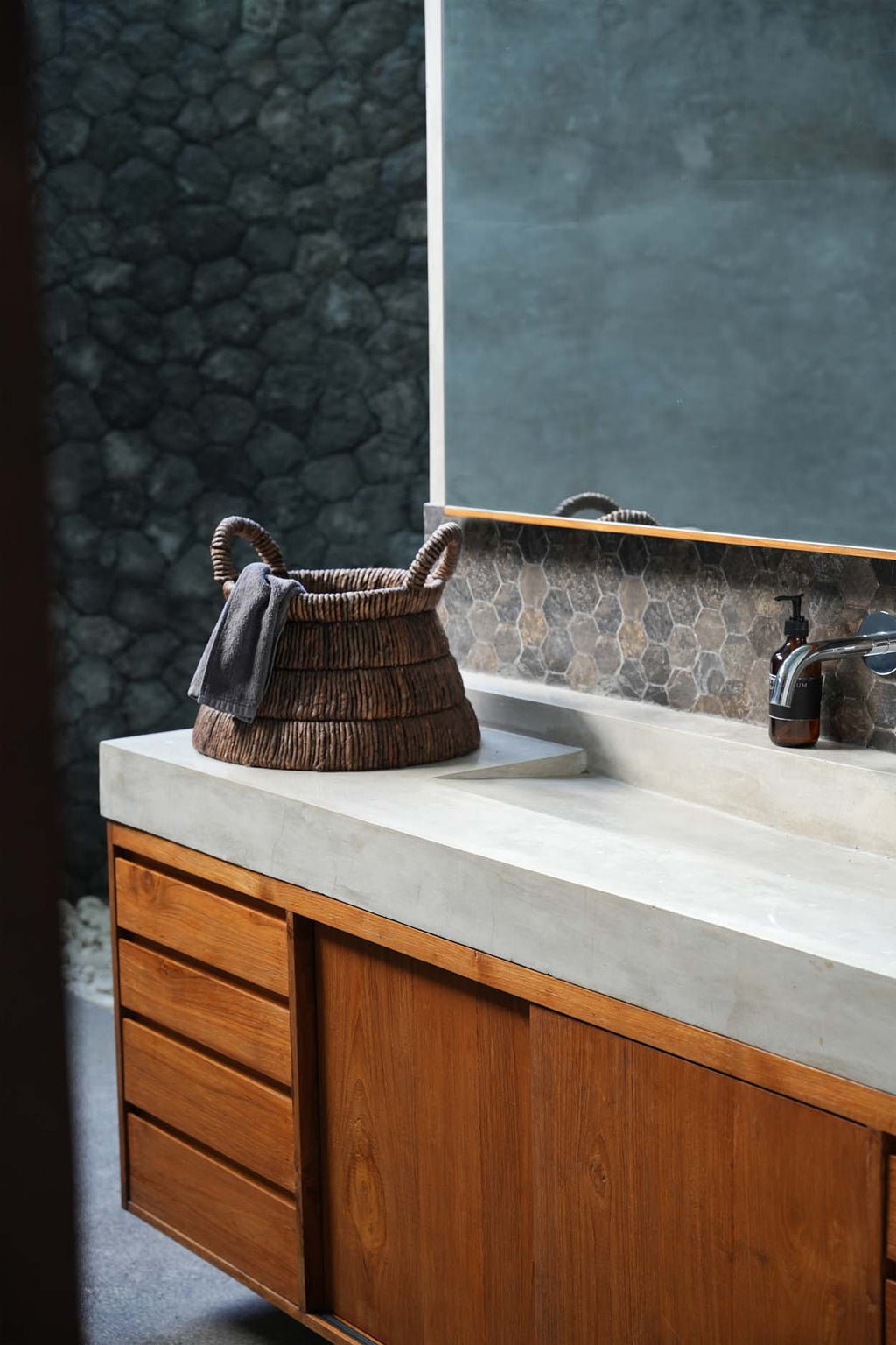 Mand Chisomo – handgeweven bananenblad in diepe bruin tint