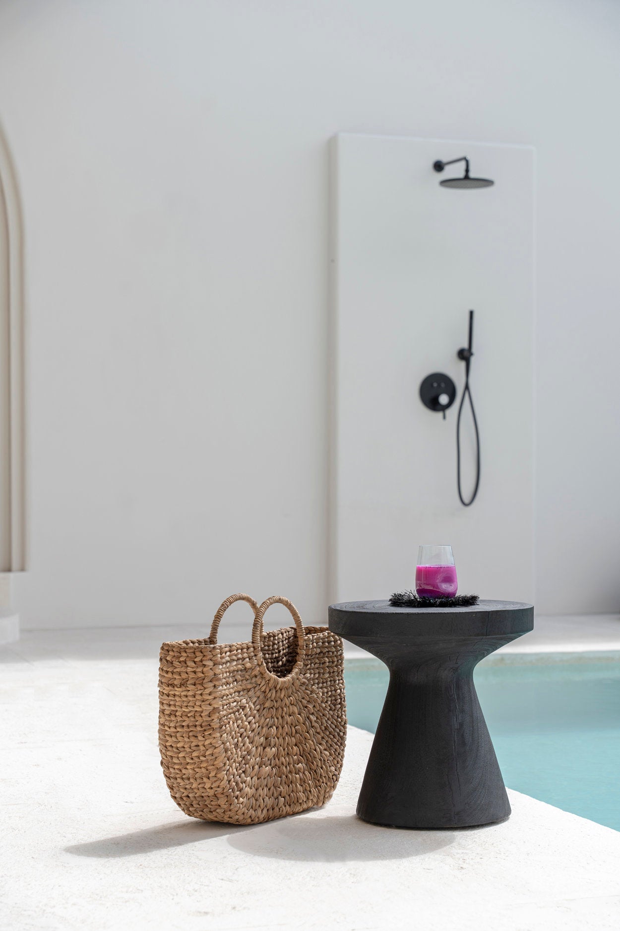 De Zwaartekracht Bijzettafel - Zwart