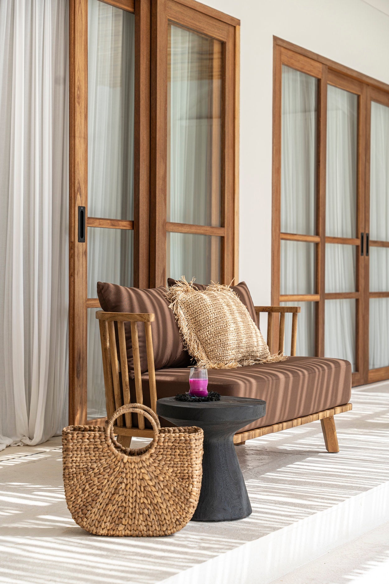 De Zwaartekracht Bijzettafel - Zwart