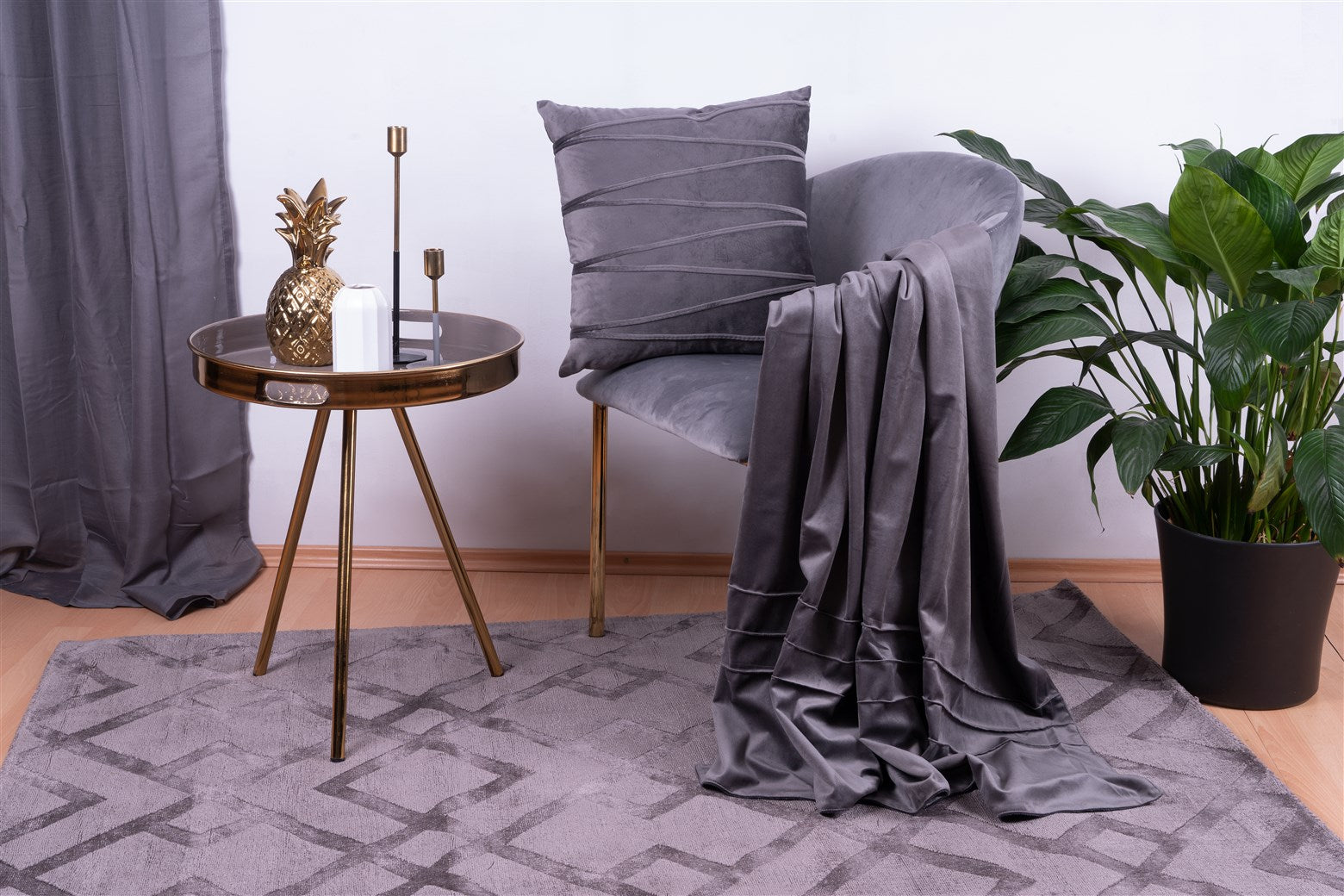 Paulina 2-piece graphite cushion and blanket set