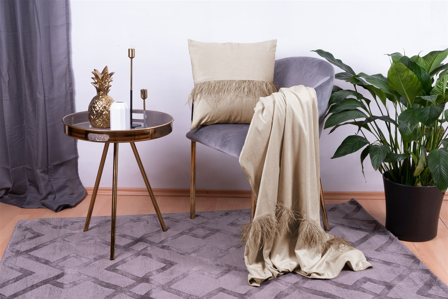 Palmira cushion and blanket set – 2-piece in champagne gold